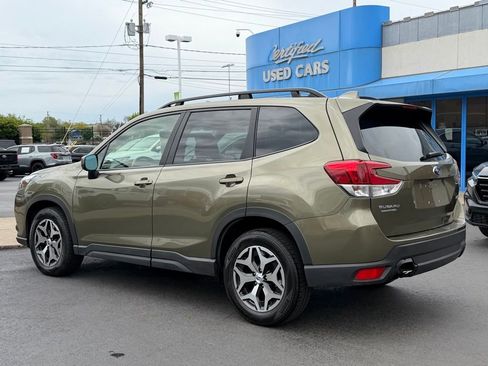 Used 2022 Subaru Forester Premium AWD/4WD image 26