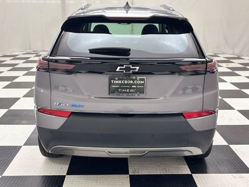 Used 2022 Chevrolet Bolt EUV LT w/ Convenience Package image 5