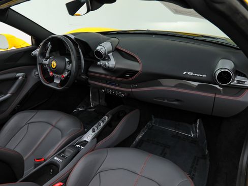 Certified 2022 Ferrari F8 Tributo image 33