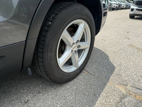 Used 2019 Ford Explorer XLT w/ Equipment Group 202A FWD image 15