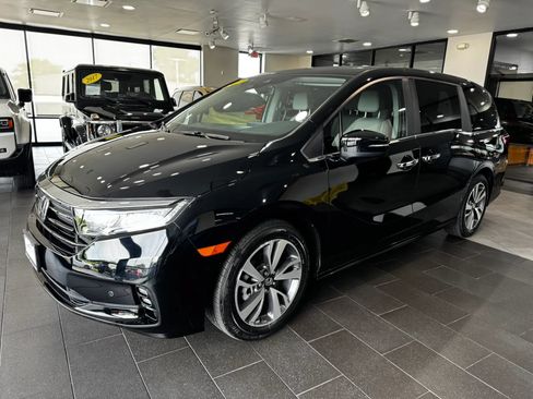 Used 2022 Honda Odyssey Touring image 2