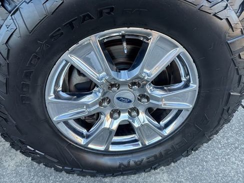 Used 2015 Ford F150 XLT w/ Equipment Group 302A Luxury image 9