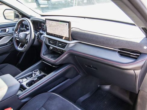 Used 2025 Ford Explorer ST image 17