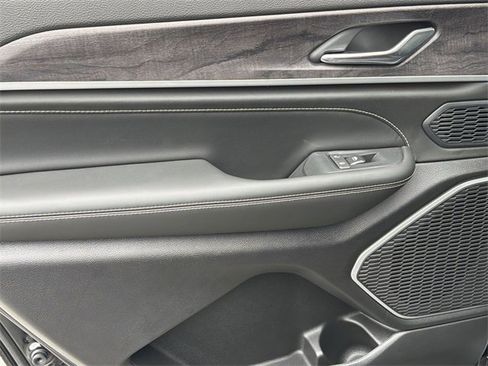 New 2026 Jeep Grand Cherokee L Limited image 21