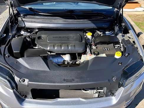 Used 2020 Jeep Cherokee Limited image 11