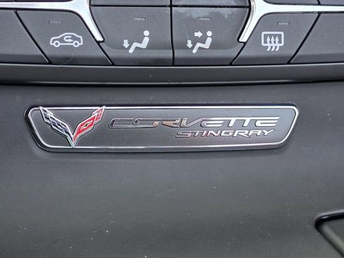 Used 2019 Chevrolet Corvette Stingray w/ Carbon Flash Badge Package image 20