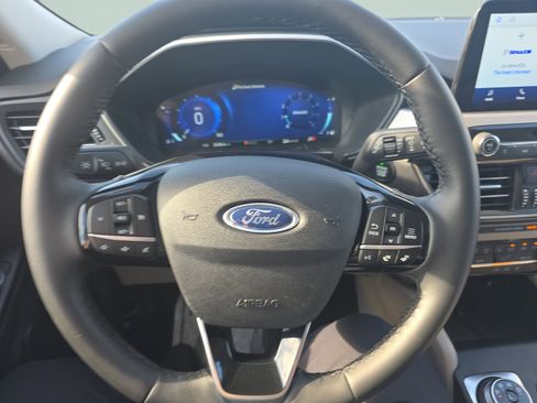 Used 2022 Ford Escape SEL w/ Technology Package image 37