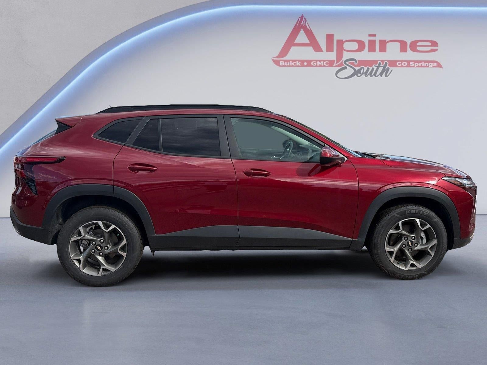Certified 2025 Chevrolet Trax LT w/ LT Convenience Package FWD image 6