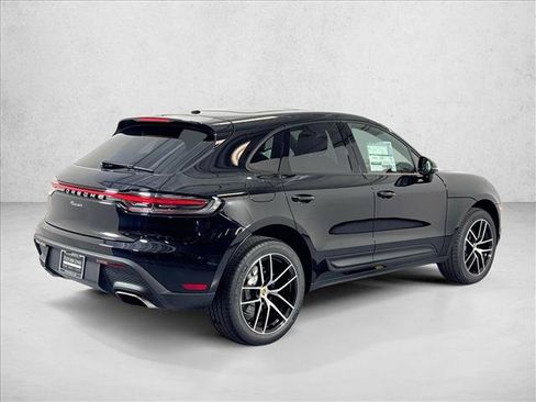 Used 2026 Porsche Macan AWD/4WD image 9