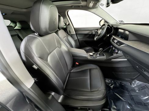 Used 2019 Alfa Romeo Stelvio Ti image 28