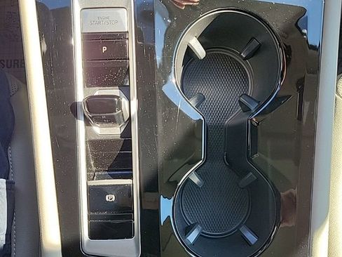 Used 2025 Volkswagen Atlas SEL image 9