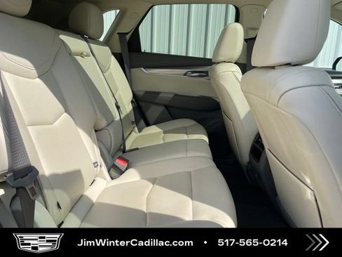 Certified 2022 Cadillac XT5 Premium Luxury AWD/4WD image 17