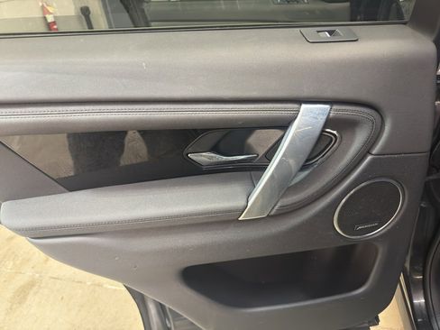 Used 2020 Land Rover Discovery Sport S image 28