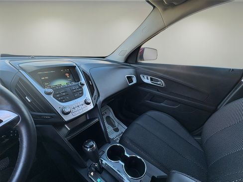 Used 2017 Chevrolet Equinox LT w/ Convenience Package image 16