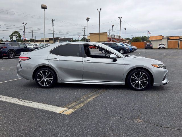 Used 2019 Toyota Camry SE FWD image 13