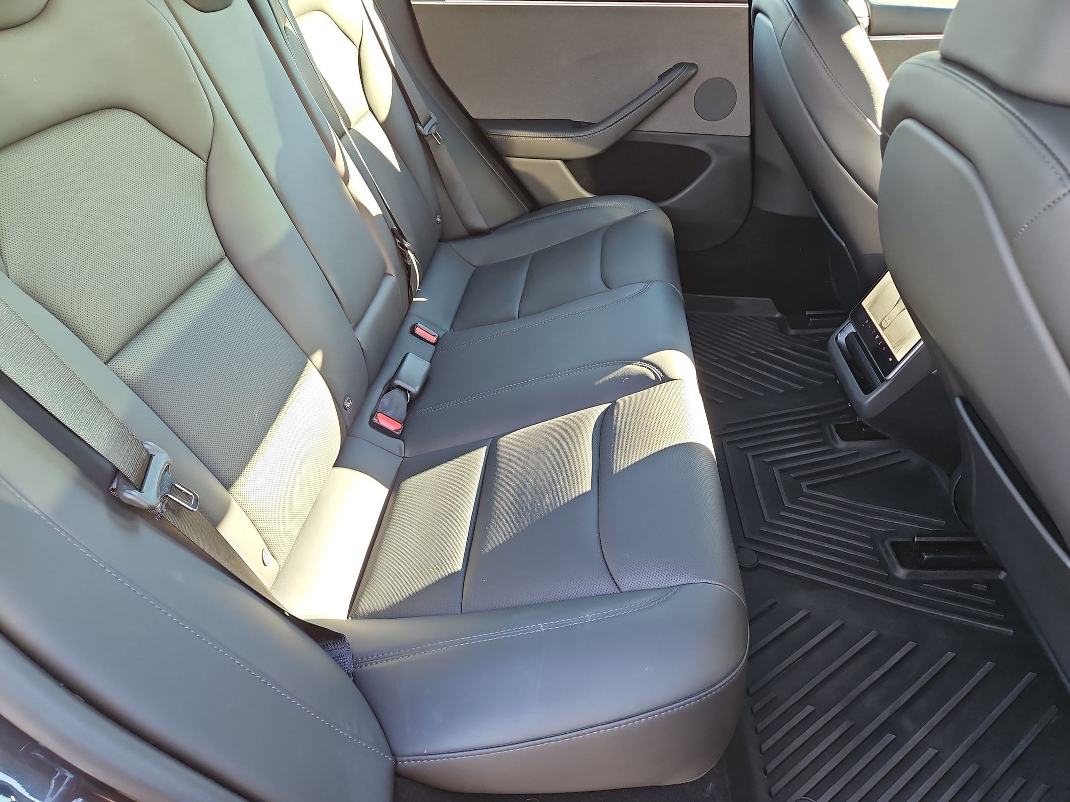 Used 2025 Tesla Model 3 Long Range RWD image 25