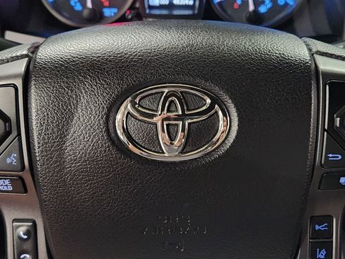 Used 2021 Toyota Tacoma TRD Sport w/ Technology Package RWD image 39