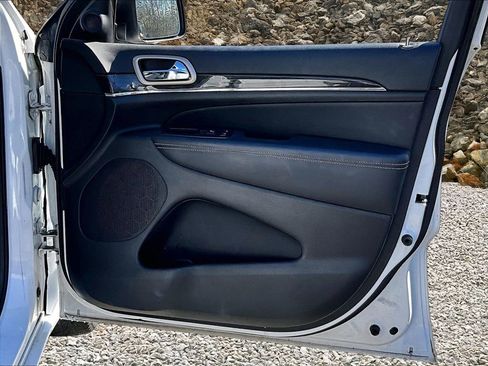 Used 2014 Jeep Grand Cherokee Overland w/ Advanced Technology Group AWD/4WD image 22