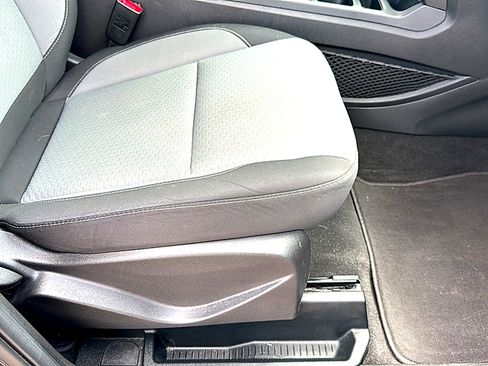 Used 2018 Ford Escape SE FWD image 25