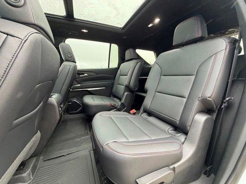 New 2026 Chevrolet Traverse Z71 w/ Enhanced Driving Package AWD/4WD image 11