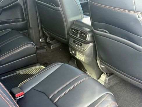 Used 2025 Honda Pilot TrailSport image 24