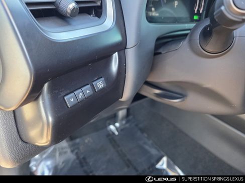 Used 2025 Lexus UX 300h FWD image 17