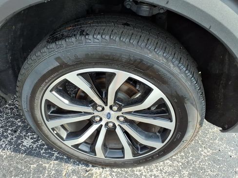 Used 2025 Ford Explorer ST-Line AWD/4WD image 5