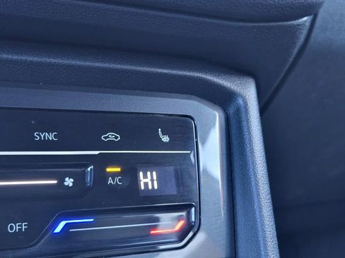 Used 2022 Volkswagen Tiguan SE R-Line image 29