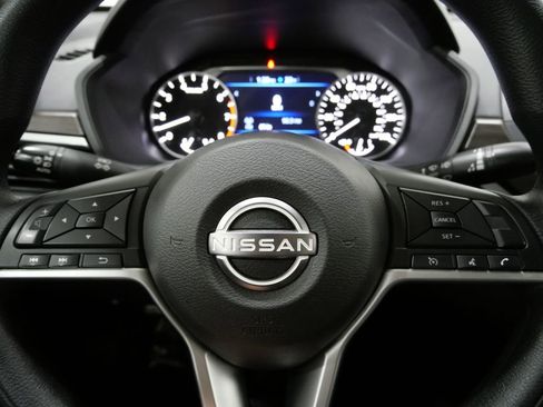 Used 2024 Nissan Altima 2.5 SV image 15