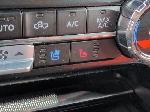 Used 2023 Ford F150 Platinum image 23