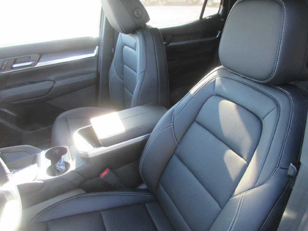 New 2027 GMC Terrain Elevation w/ Elevation Premium Package FWD image 11