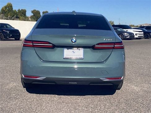 Certified 2025 BMW 530i image 8