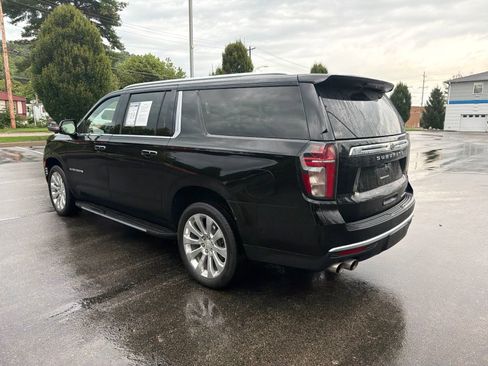 Used 2022 Chevrolet Suburban Premier AWD/4WD image 3