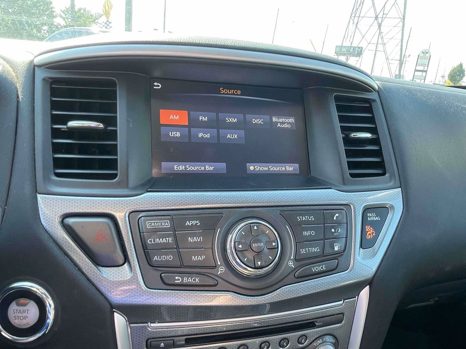 Used 2019 Nissan Pathfinder SL FWD image 19