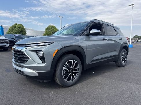 New 2026 Chevrolet TrailBlazer LT w/ Convenience Package FWD image 2