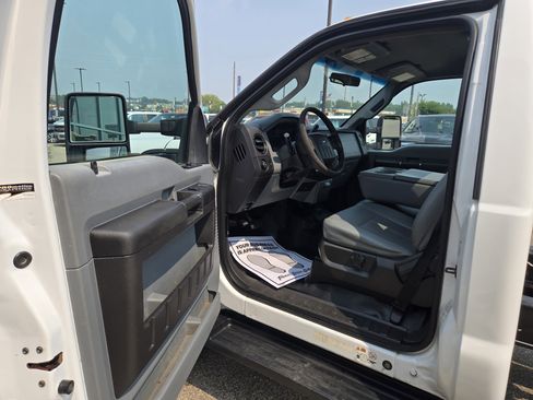Used 2012 Ford F550 4x4 Regular Cab Super Duty w/ PWR Equipment Group image 11