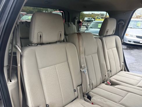 Used 2011 Ford Expedition XLT image 15