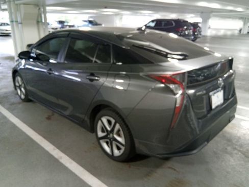 Used 2016 Toyota Prius Three Touring FWD image 7