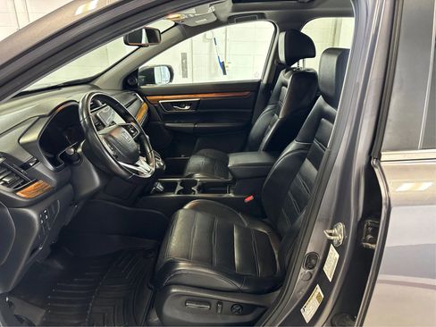 Used 2018 Honda CR-V Touring image 9