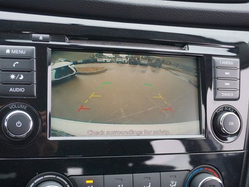 Used 2019 Nissan Rogue Sport S image 17