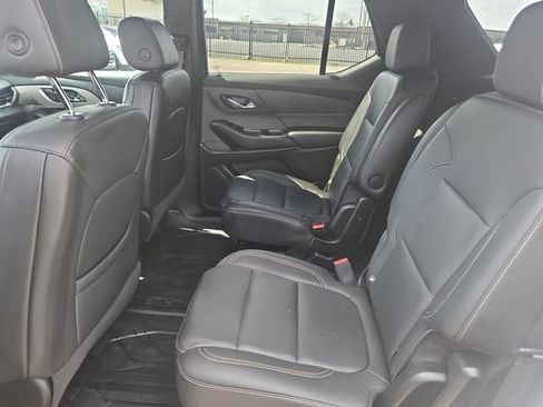 Used 2023 Chevrolet Traverse LT image 25