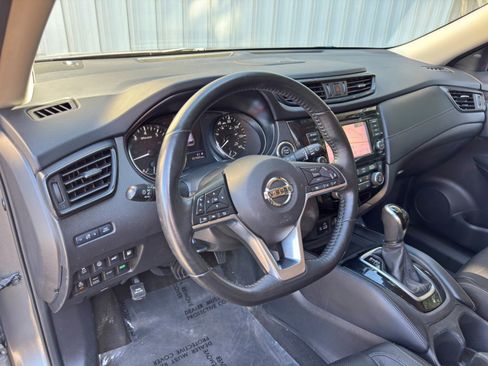 Used 2018 Nissan Rogue SL AWD/4WD image 12