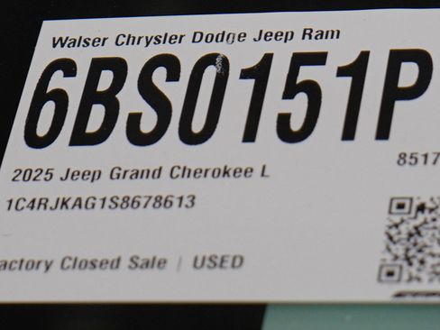 Used 2025 Jeep Grand Cherokee L Laredo AWD/4WD image 31