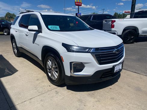 Used 2023 Chevrolet Traverse LT AWD/4WD image 4