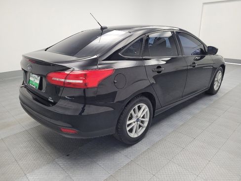 Used 2018 Ford Focus SE FWD image 9