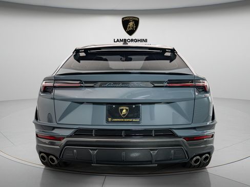 Used 2023 Lamborghini Urus Performante AWD/4WD image 5