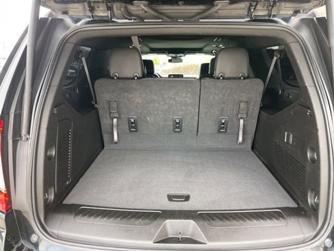 Used 2023 GMC Yukon XL SLT image 18