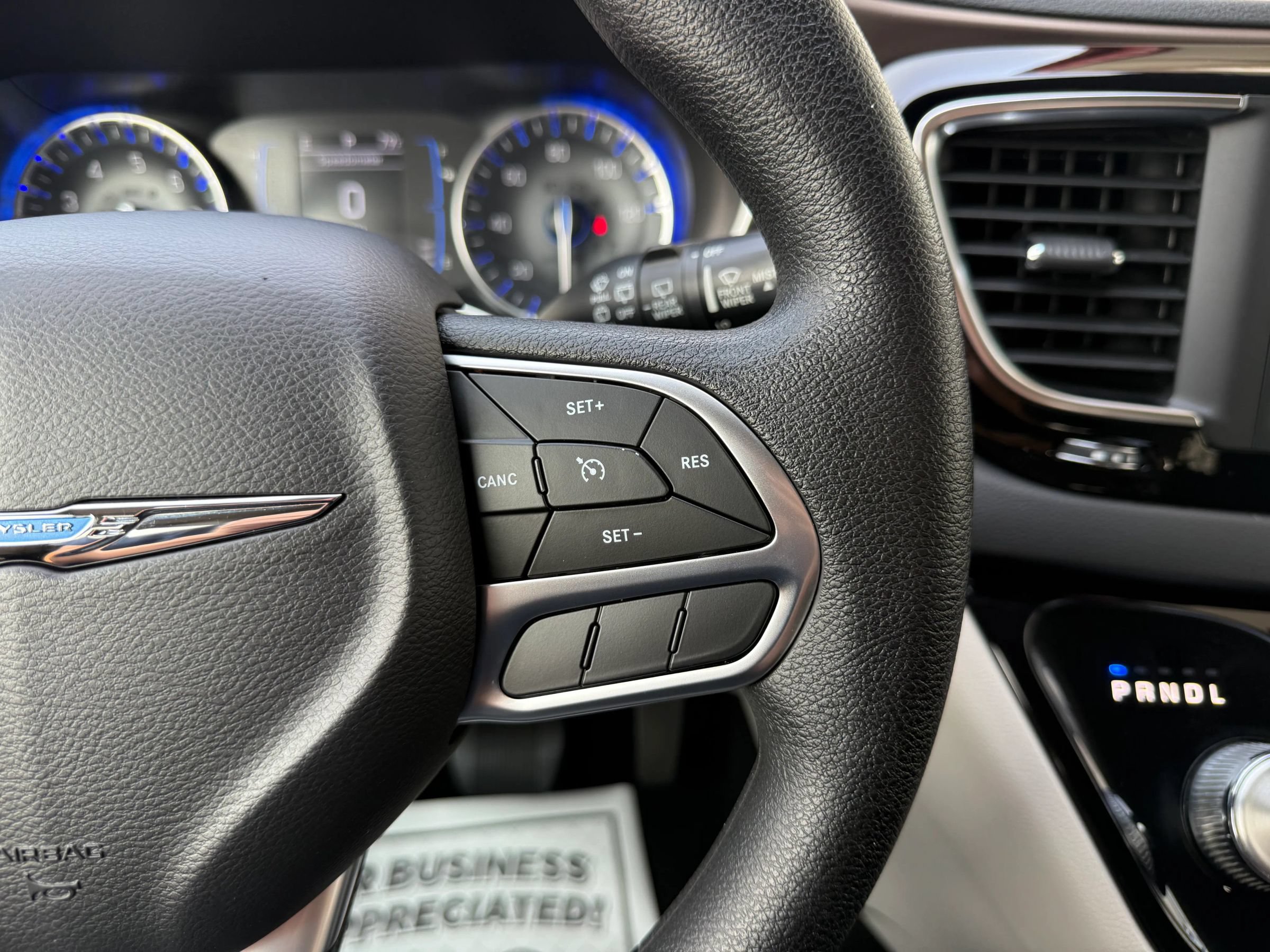 Used 2020 Chrysler Voyager L FWD image 21