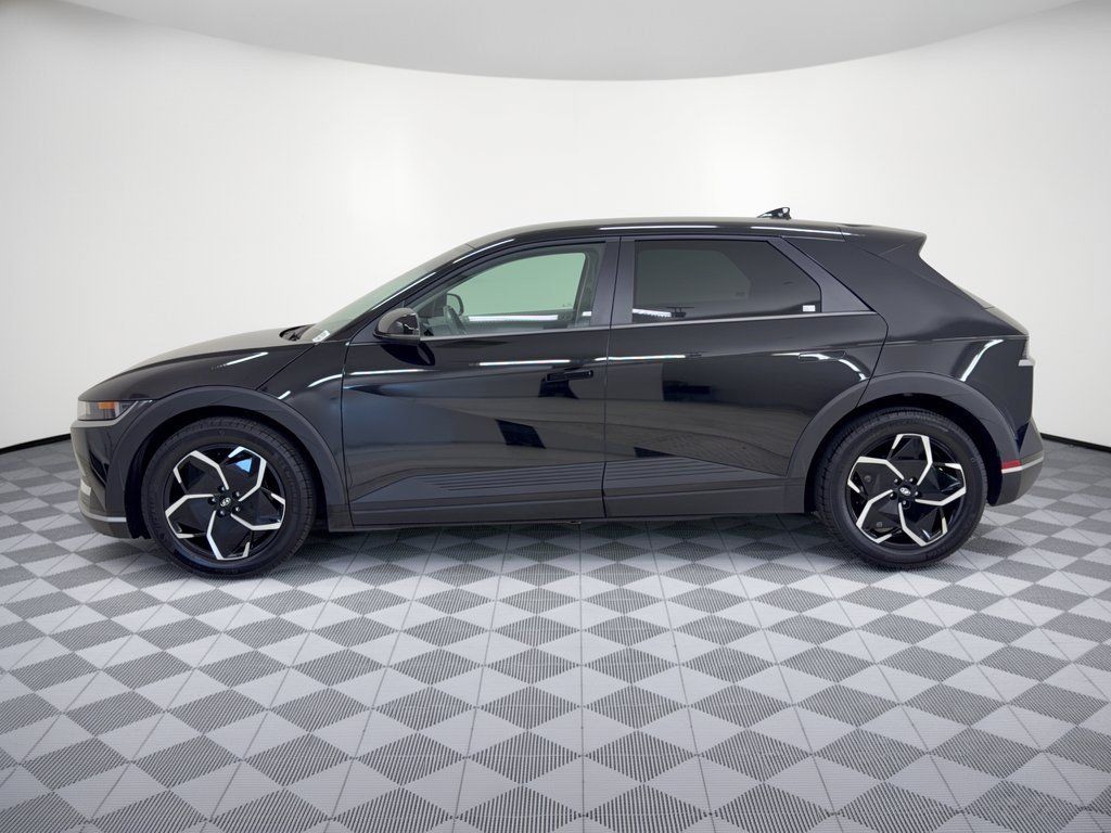 Used 2024 Hyundai Ioniq 5 SEL AWD/4WD image 2