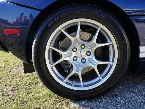 Used 2005 Ford GT image 23